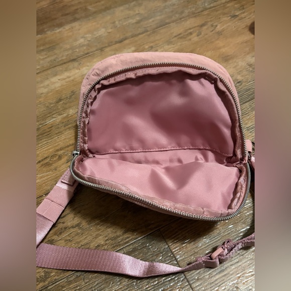 Lululemon All Night Micro Festival
Bag - Picture 6 of 6
